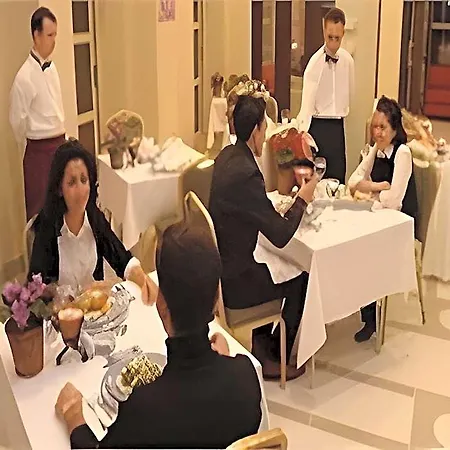 Almena Hotel