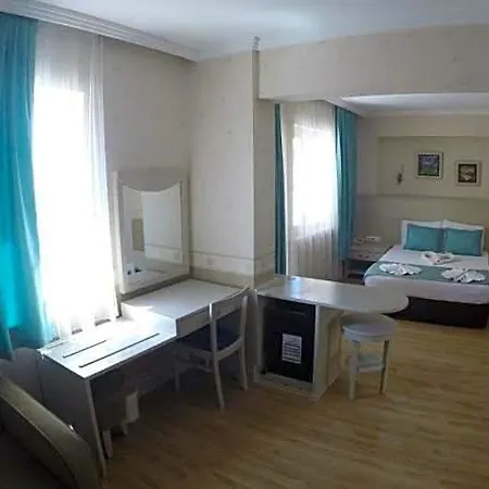 Almena Hotel 4*