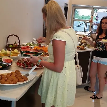 Almena Hotel