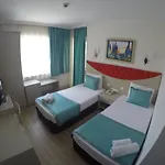 מלון Almena 4*