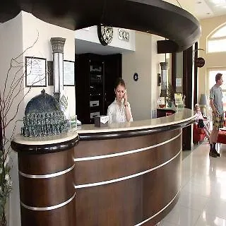 Отель Almena 4*